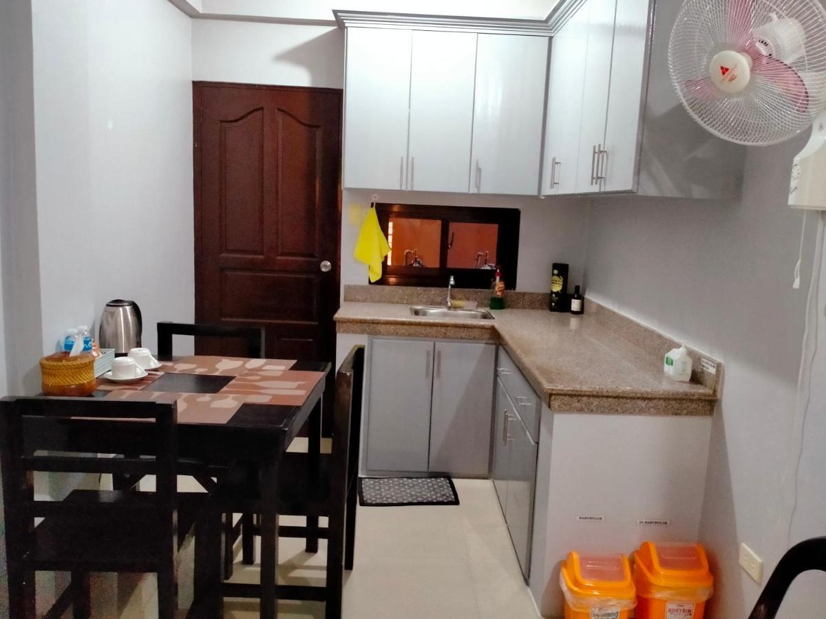 V.F. Riton Apartelle Лаоаг Экстерьер фото