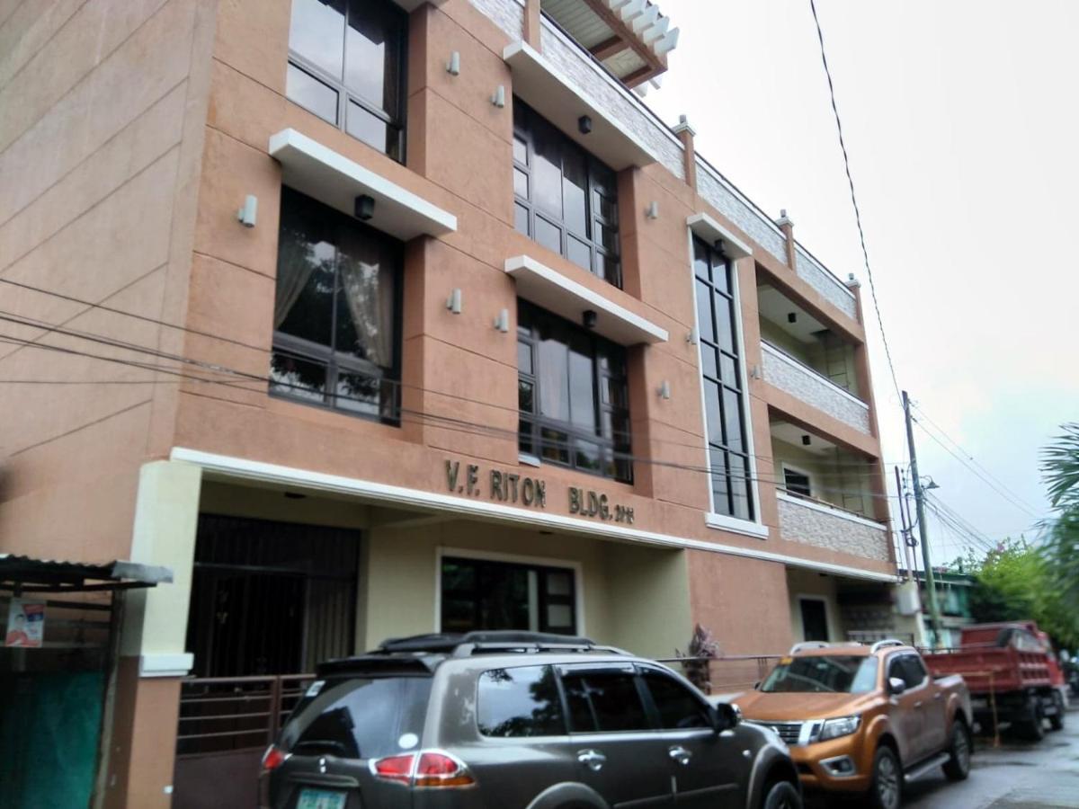 V.F. Riton Apartelle Лаоаг Экстерьер фото