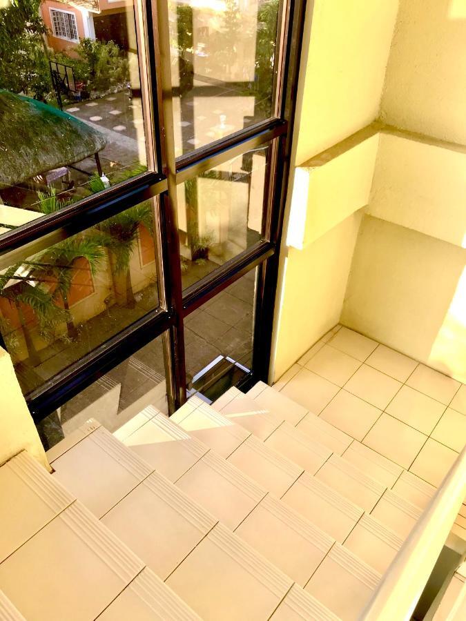 V.F. Riton Apartelle Лаоаг Экстерьер фото